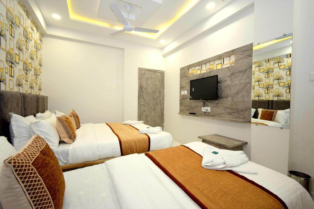 Hotel A1 Vastrapur Ahmedabad Esterno foto