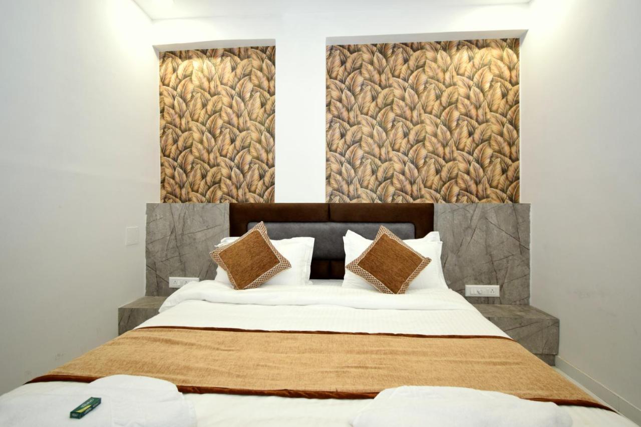 Hotel A1 Vastrapur Ahmedabad Esterno foto