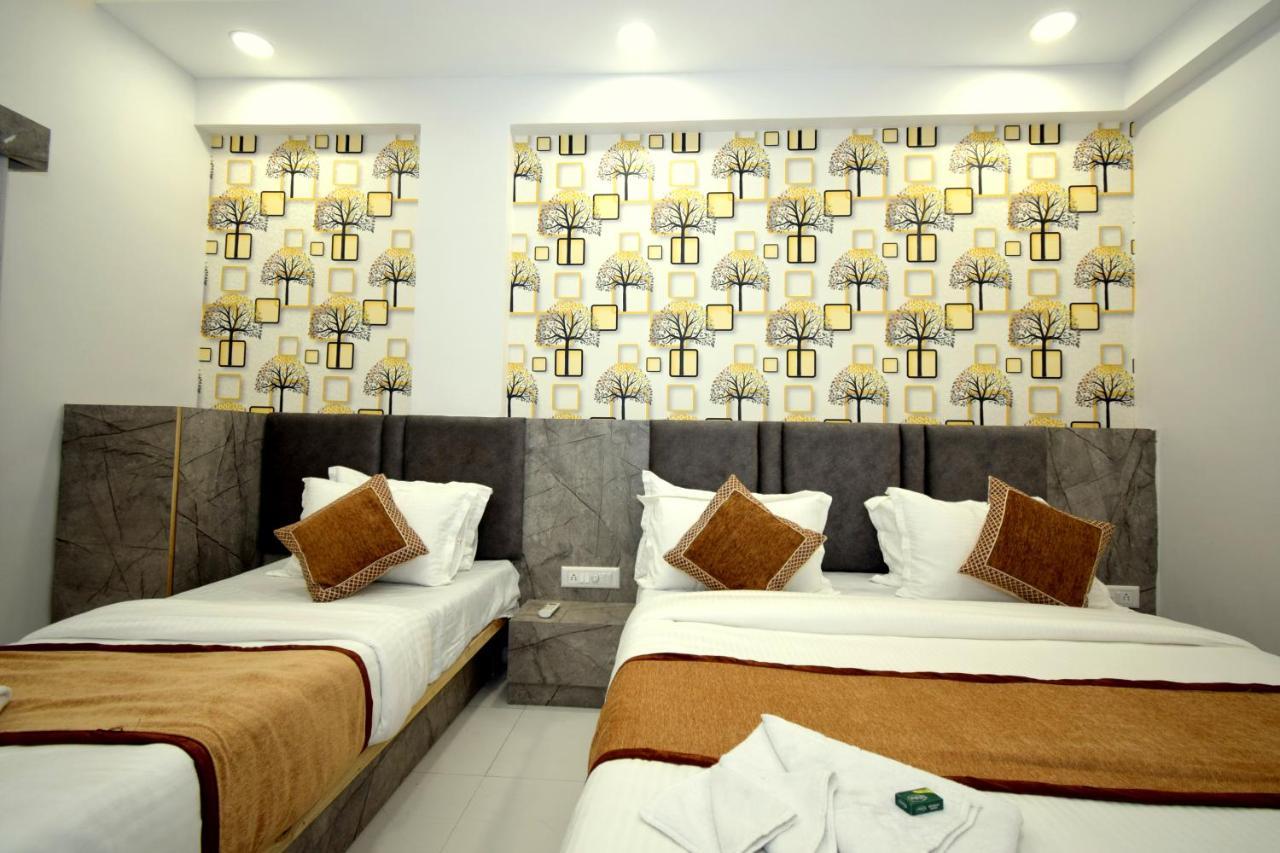 Hotel A1 Vastrapur Ahmedabad Esterno foto